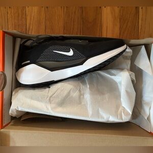 Nike Air Zoom Pegasus 41 in Black and White